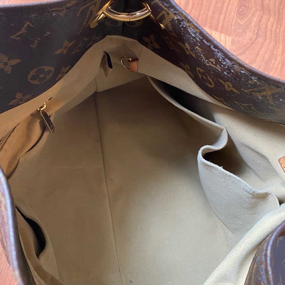 LV ARTSY MM This is excluded in any bundle discounts 💯 Authentic - Picture 8 of 11